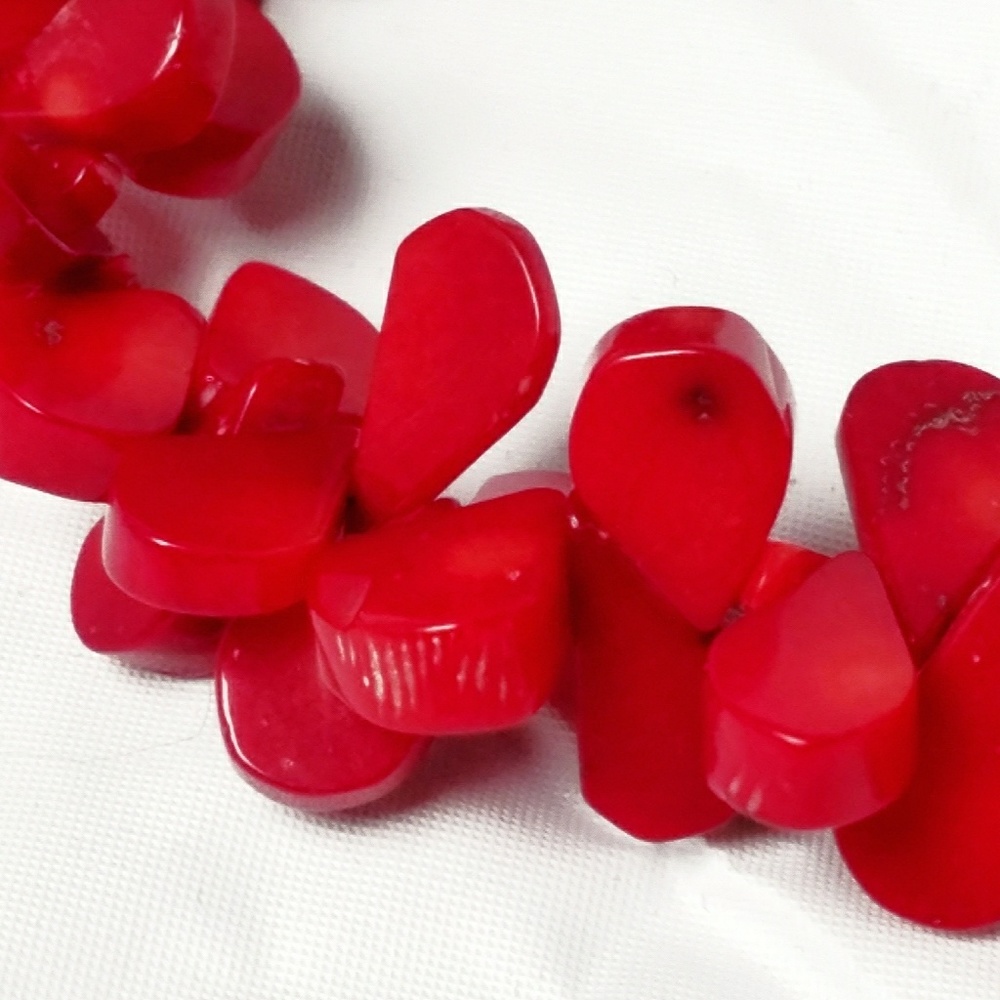 Vintage Red Coral Cluster Bracelet - Picture 3 of 8